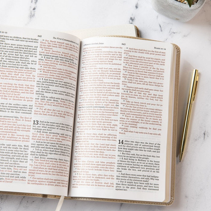 Thinline Gold Leathertouch Bible