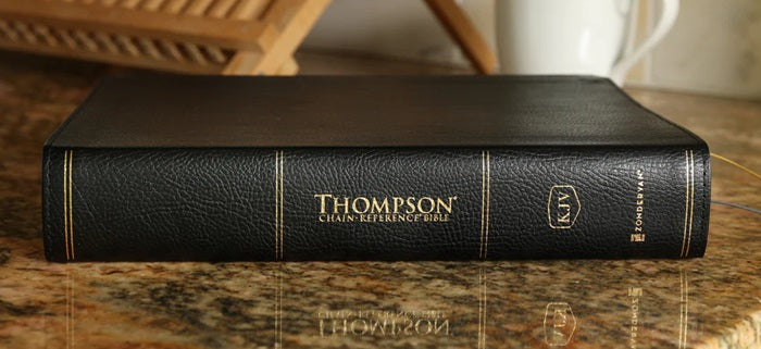 Thompson Chain-Reference Bible, Standard Size, Bonded Black
