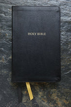 Load image into Gallery viewer, Thompson Chain-Reference Bible, Handy Size, Bonded Black
